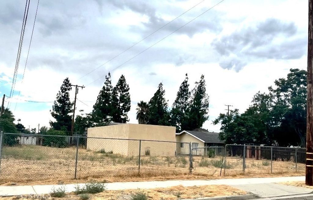 147 N Alessandro Street, Hemet
