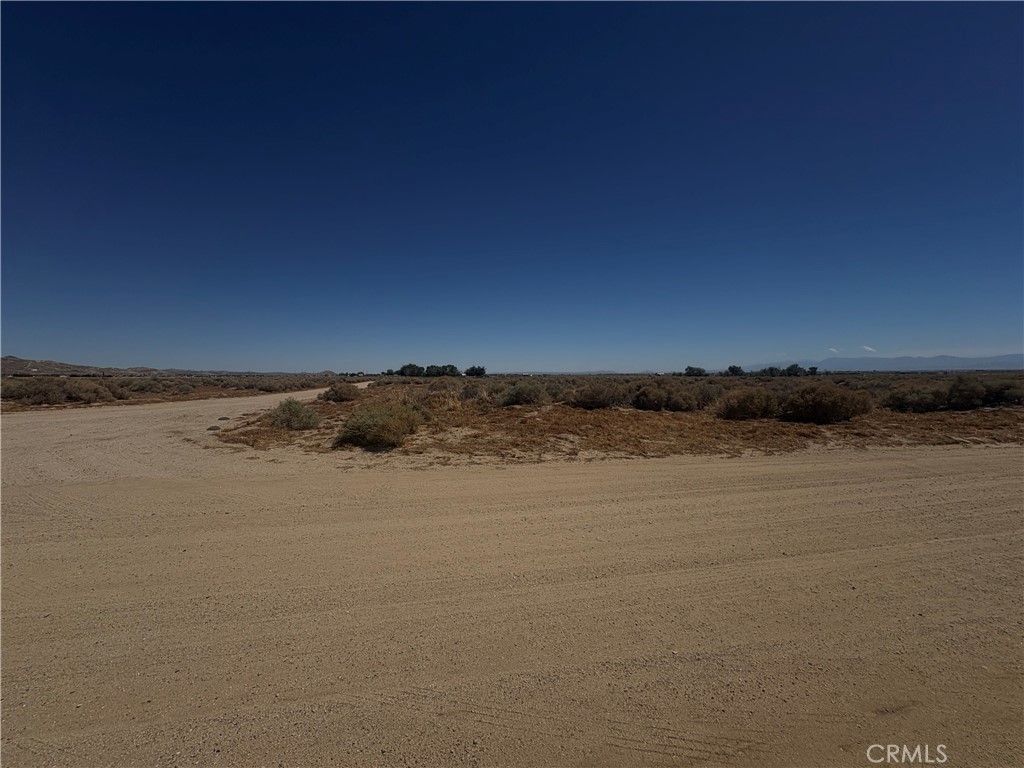 51st Street West, Rosamond