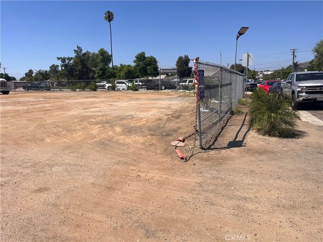 13700 Magnolia, Corona