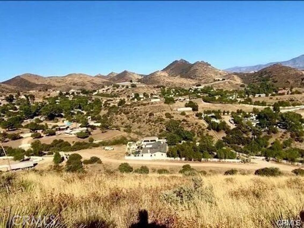 32600 Willow Lane, Agua Dulce