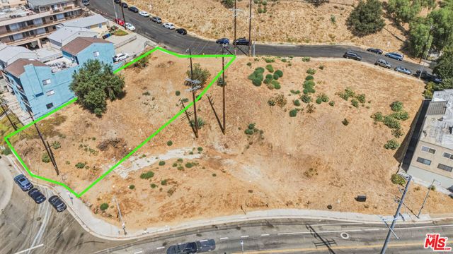 702 Lookout Dr, Los Angeles