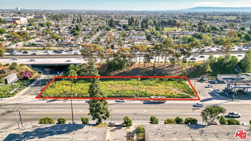 1422 E Imperial Highway, Los Angeles