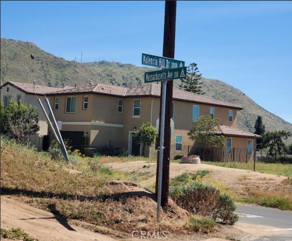 3000 Valencia Hill Dr., Riverside