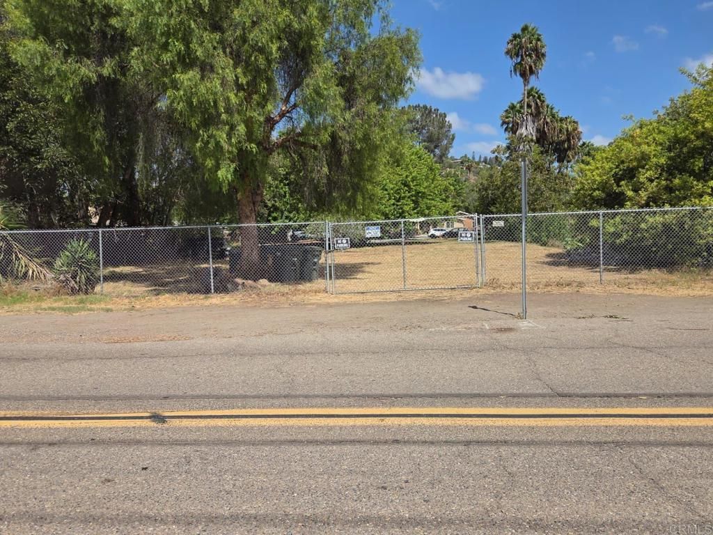 Central Avenue, Spring Valley