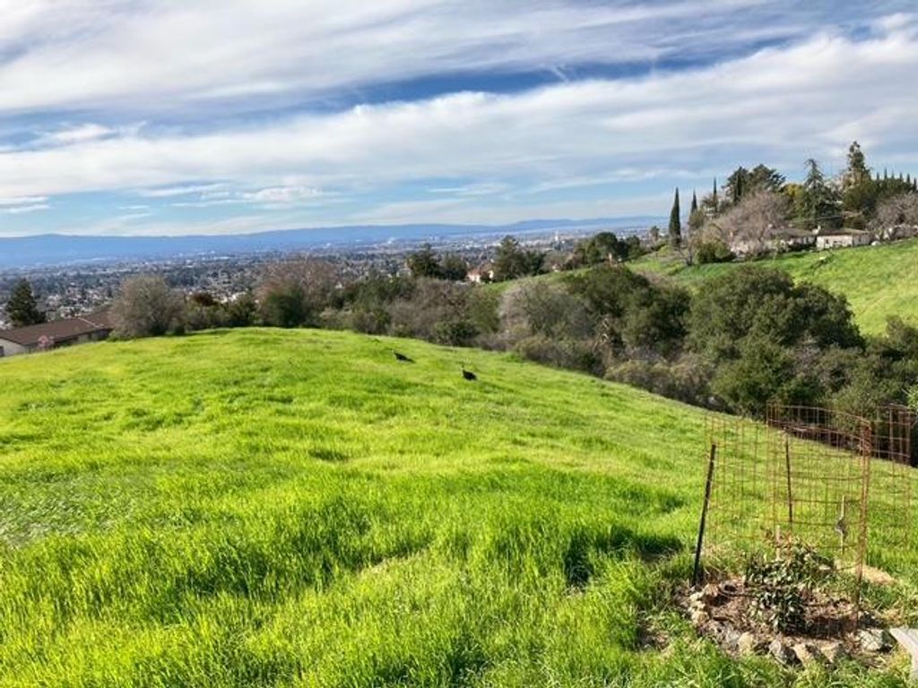 15221 Camelot Drive, San Jose