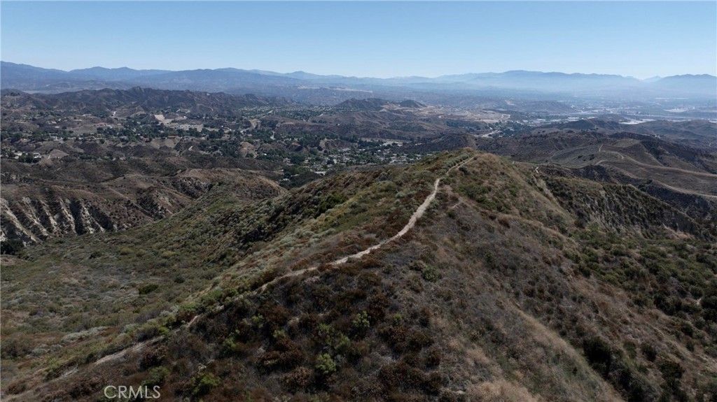 1 Burlwood Dr, Castaic