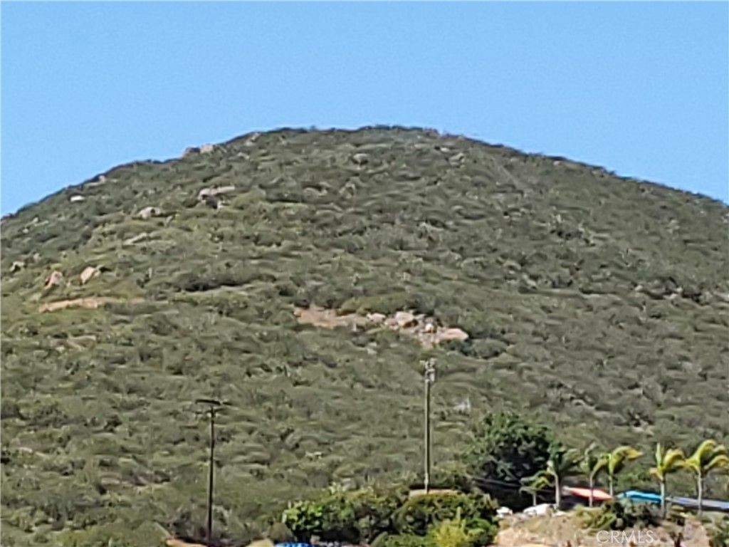 37 Rainbow Hills Road, Fallbrook