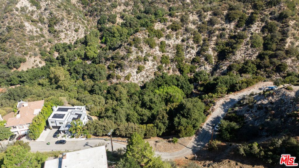 N/A, Tujunga