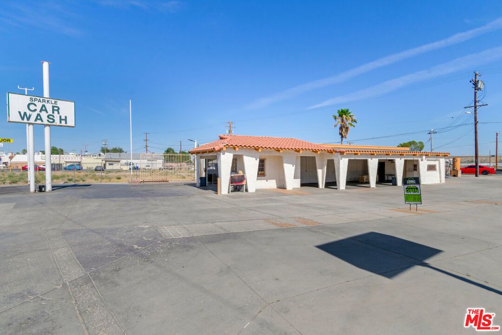 1421 W Main Street, Barstow
