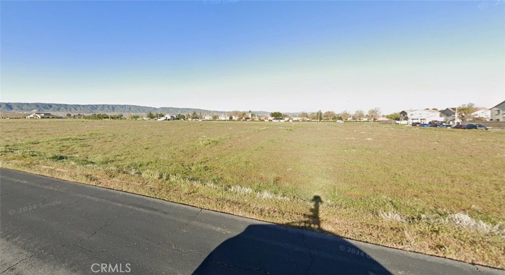 60 W Avenue J-4, Lancaster