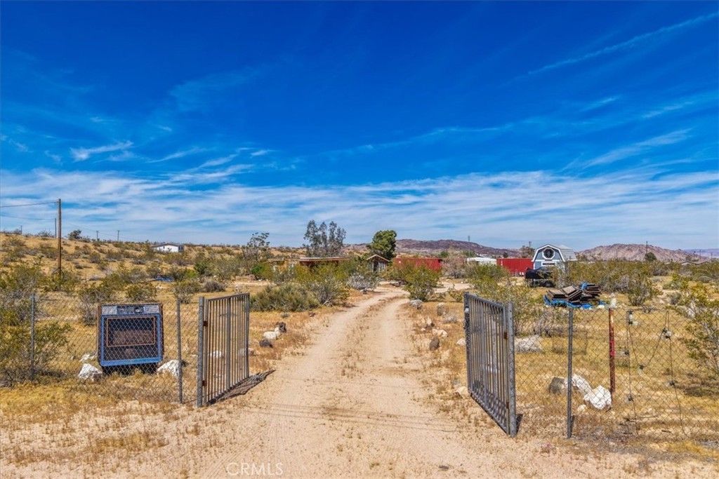 1022 Chuckawalla Road, Landers