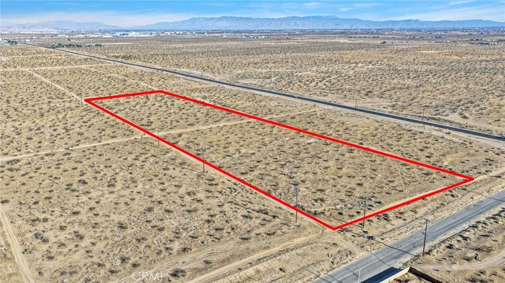 Aster Road, Adelanto