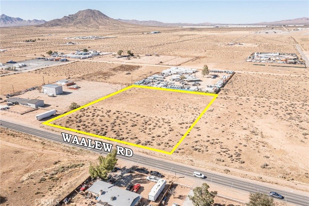 4634060 Waalew Road, Apple Valley