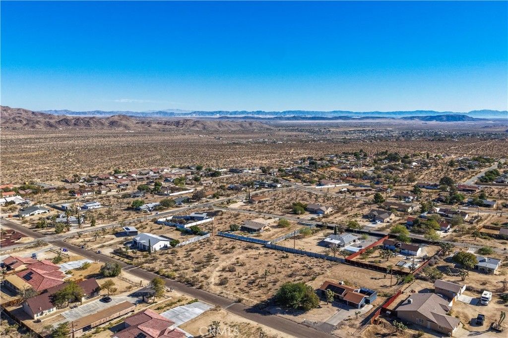 7201 Olympic Road, Joshua Tree