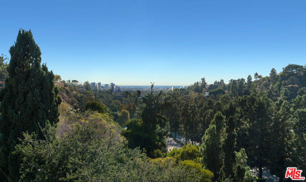 1579 Lindacrest Drive, Beverly Hills