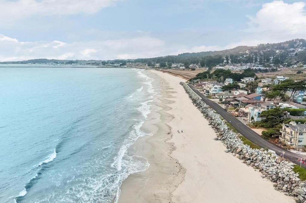 121 Magellan Avenue, Half Moon Bay
