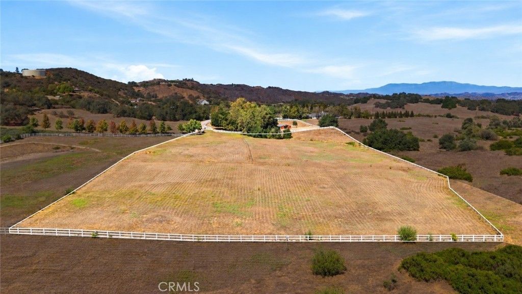 8 Oak Trail Court, Murrieta