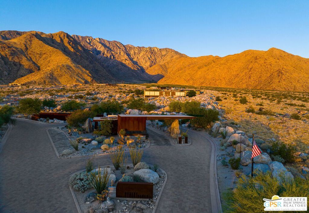 2335 Vista Distancia, Palm Springs