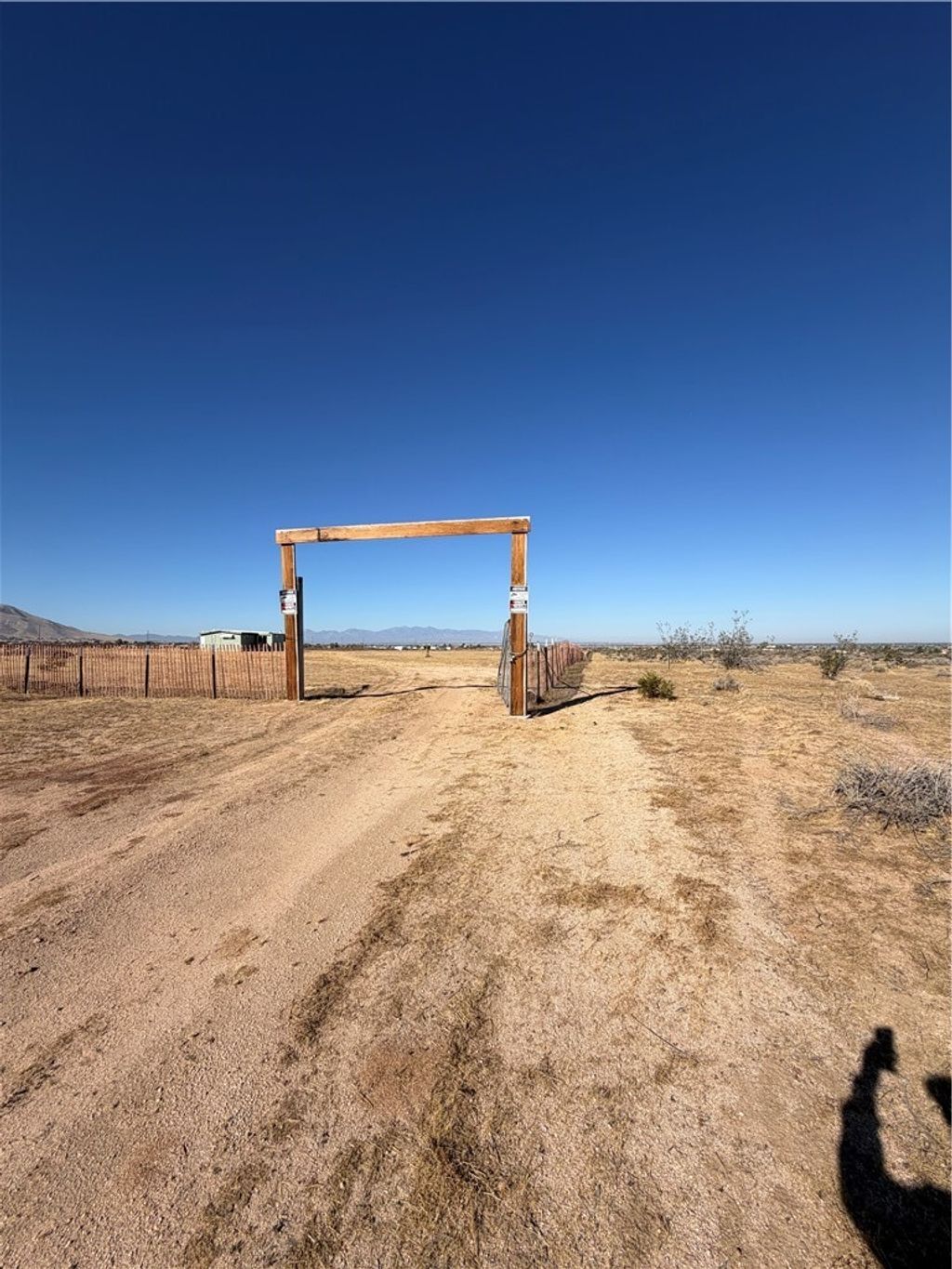 23952 Apple Valley, Apple Valley