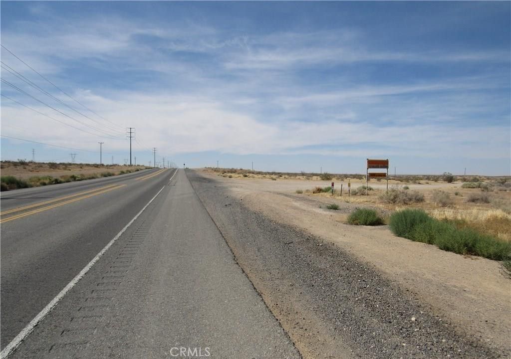 10933 Sierra Road, Adelanto
