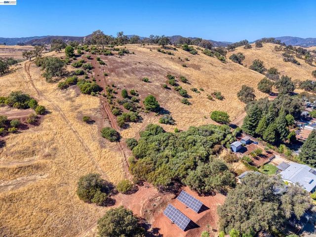 4384 Mountainview Dr, Lakeport