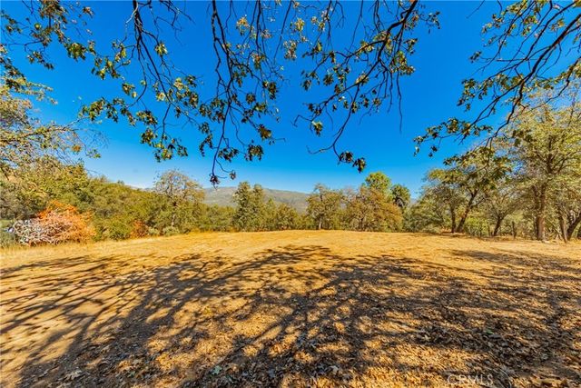 8 Blackberry Trail, North Fork