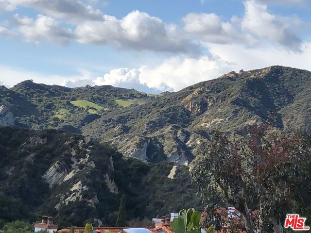 17290 Avenida De La Herradura, Pacific Palisades