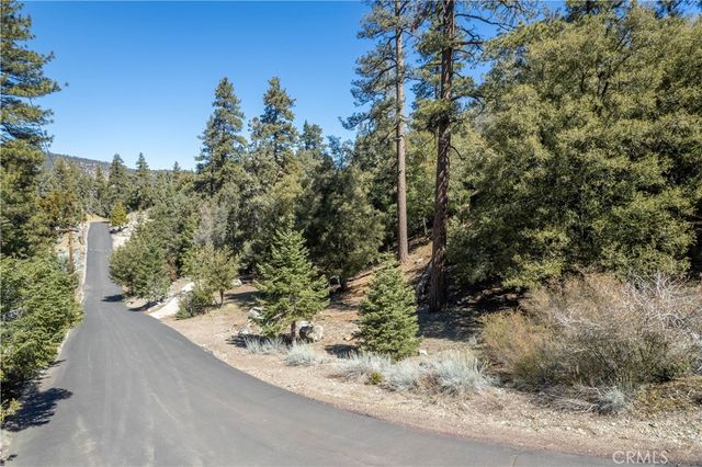 1300 Banff Drive, Pine Mountain Club