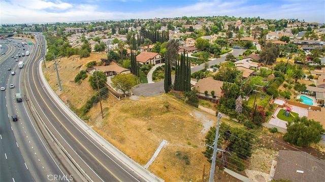 20517 Claremont, Riverside