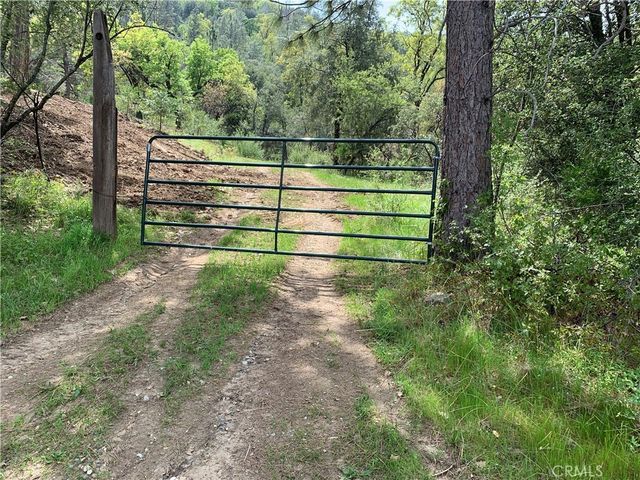 222 Rd 222, Oakhurst