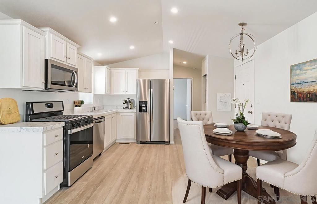 25521 N Lincoln Ave # 99, Hemet
