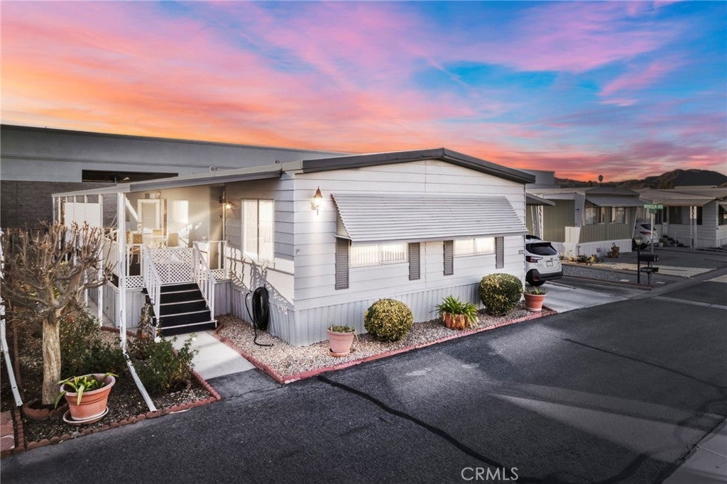 Photo of Listing #SW25024152