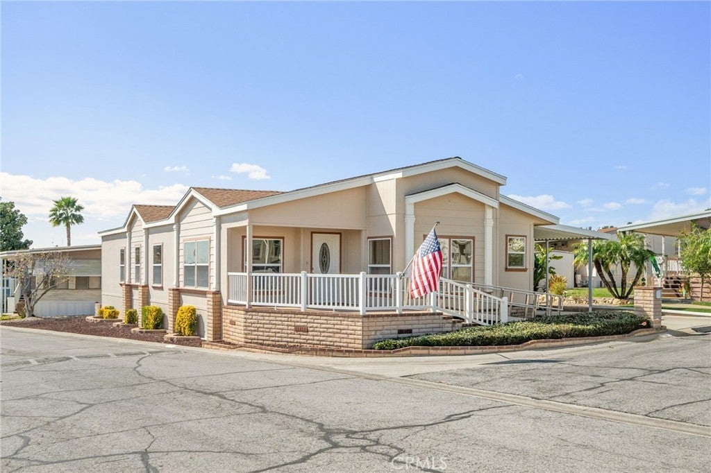 Photo of Listing #IV25043519