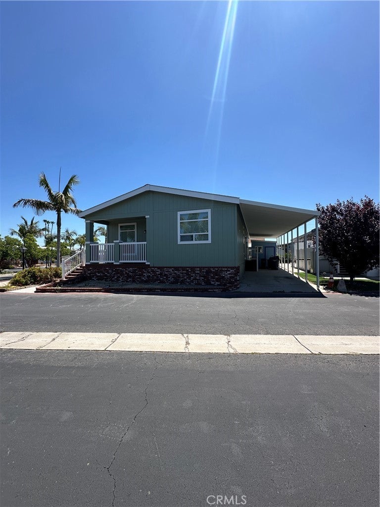 Photo of Listing #OC25100305