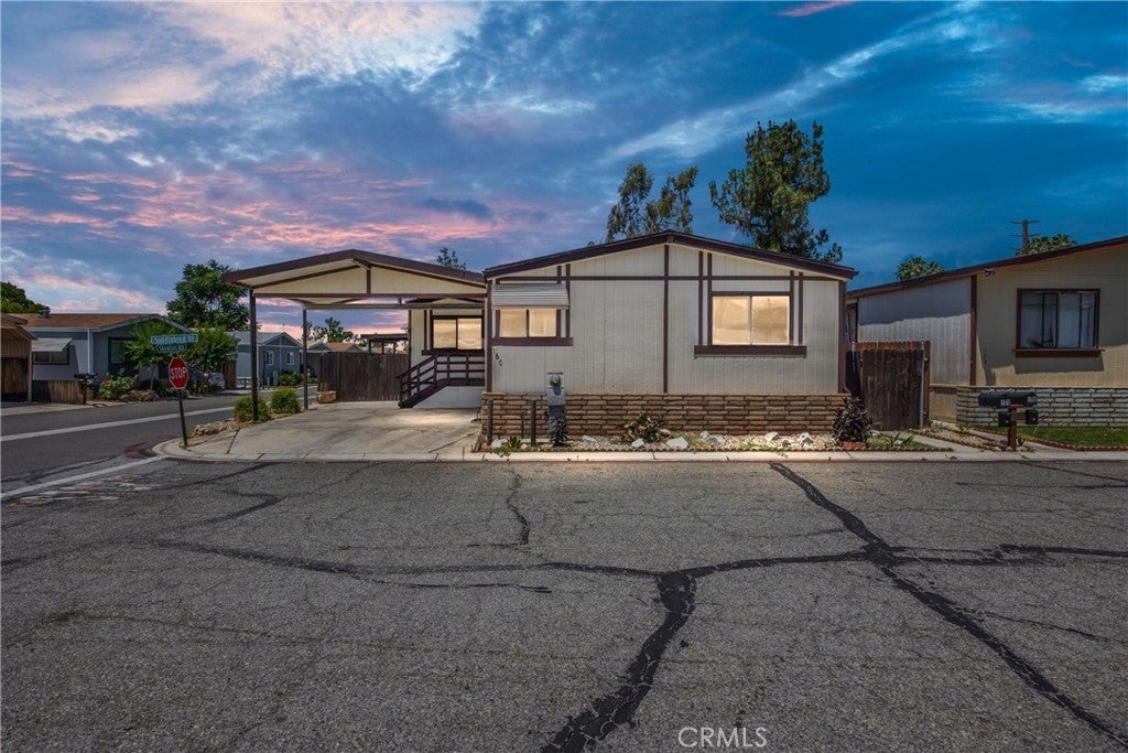 Photo of Listing #IV25133412