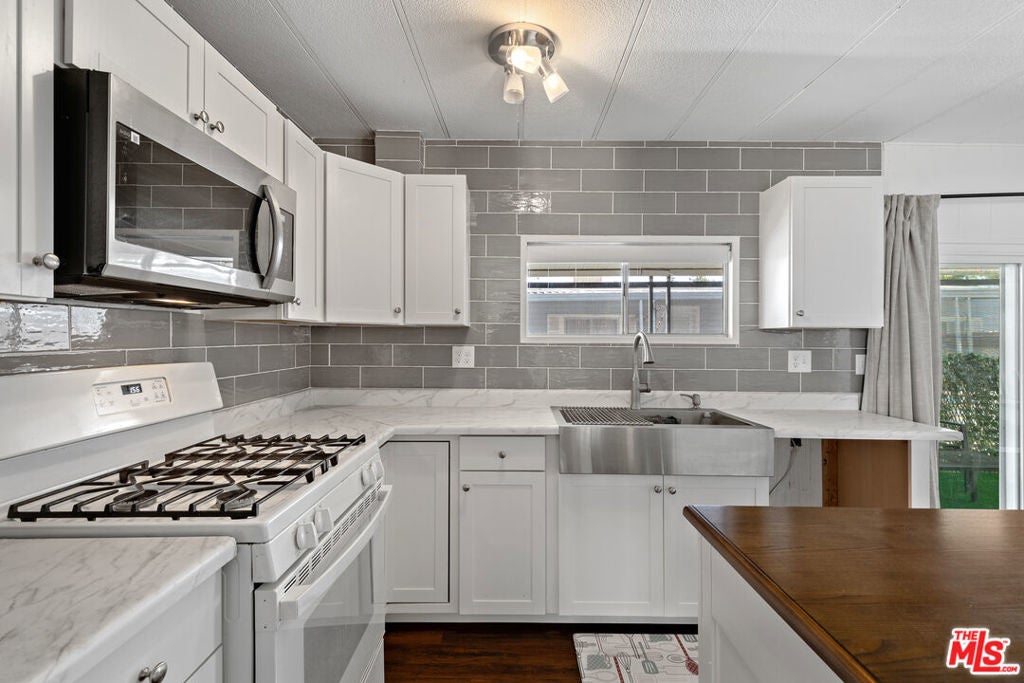 725 Thornton Avenue # 35, Hemet