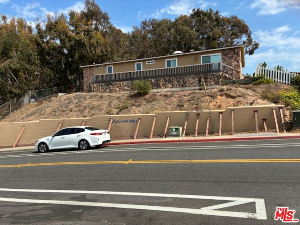 Photo of Listing #25565453