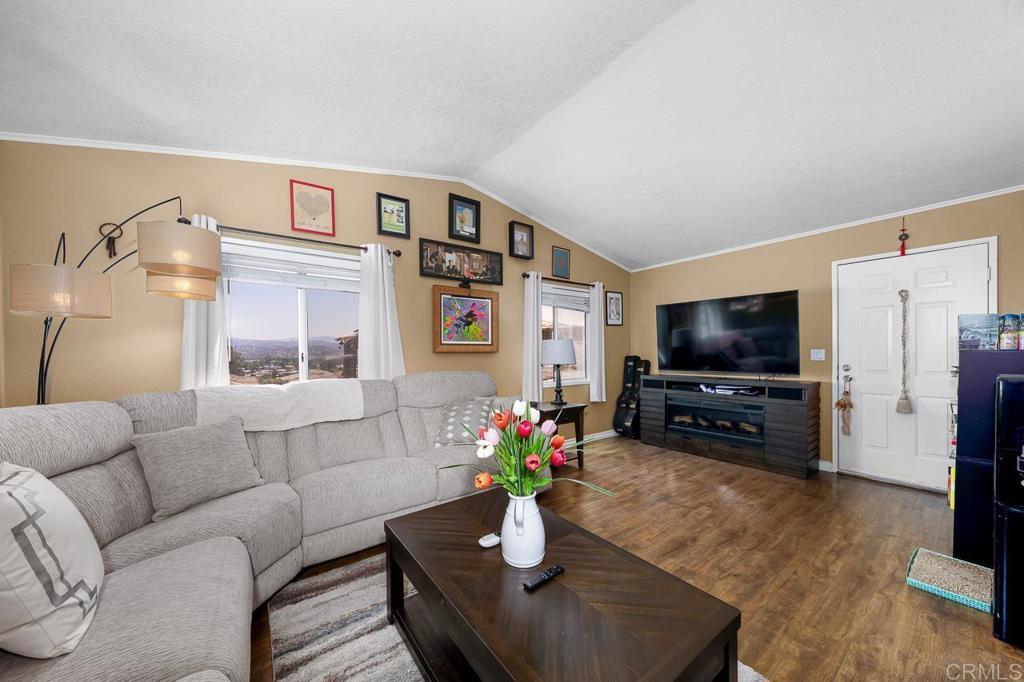 Photo of Listing #PTP2505434