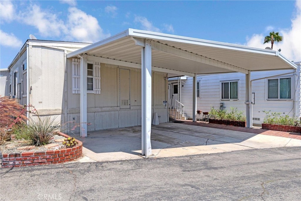 Photo of Listing #SB25171622