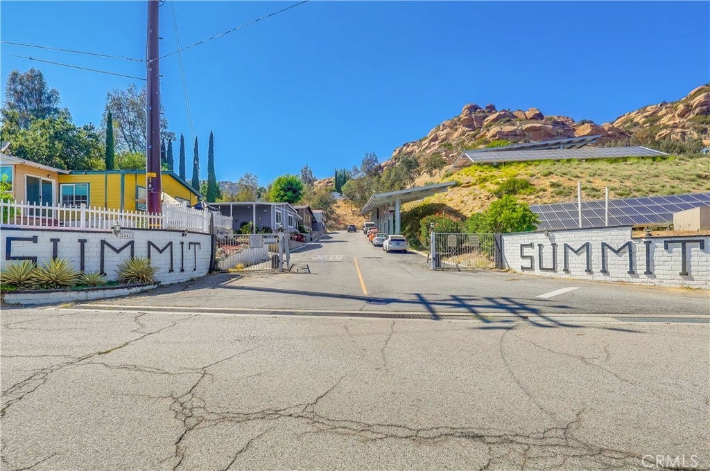 Photo of Listing #SR25185737