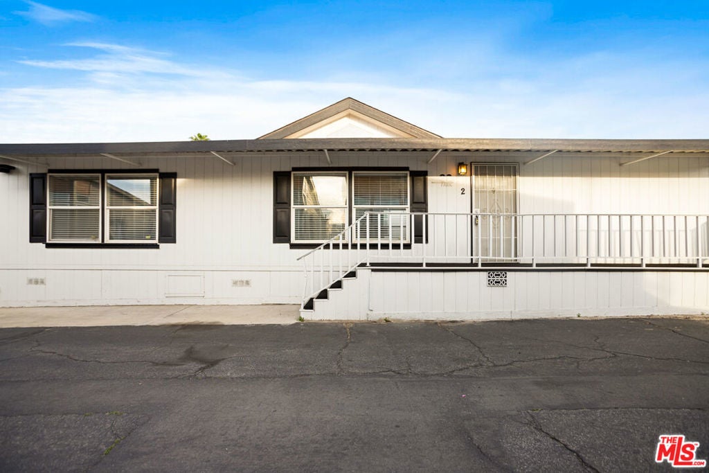 8250 Lankershim Boulevard # 33, North Hollywood