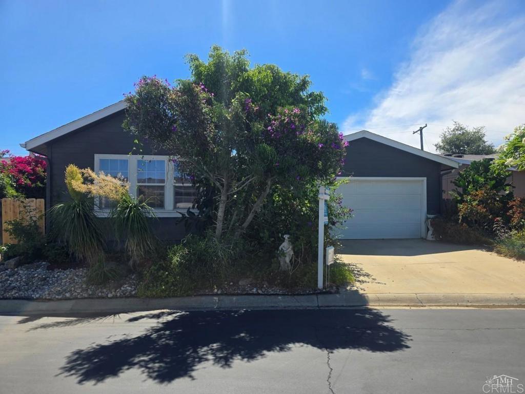 Photo of Listing #PTP2506878