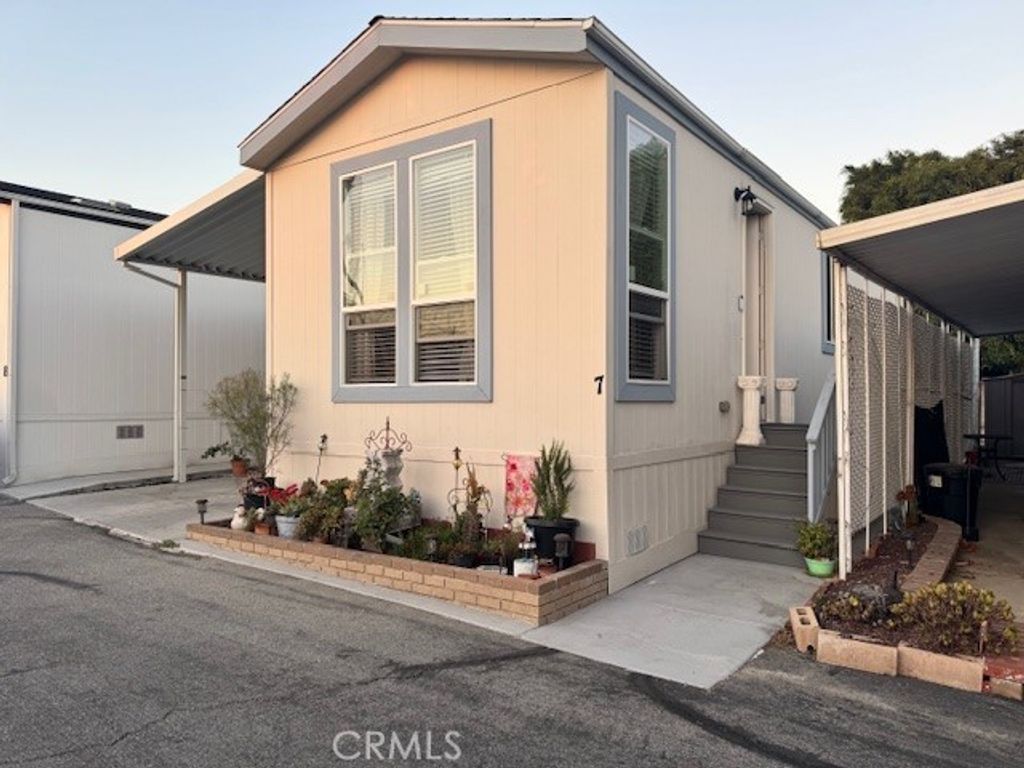 16540 Whittier #7, Whittier