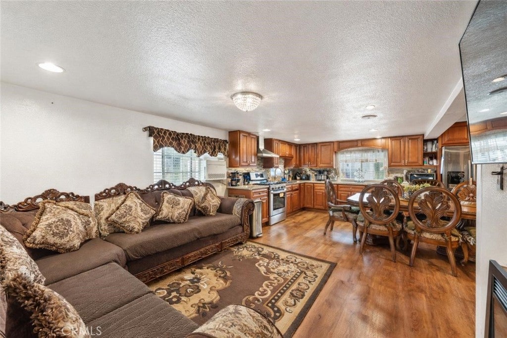 Photo of Listing #CV25218688