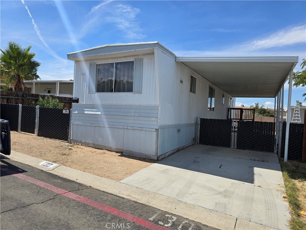 Photo of Listing #IV25219906