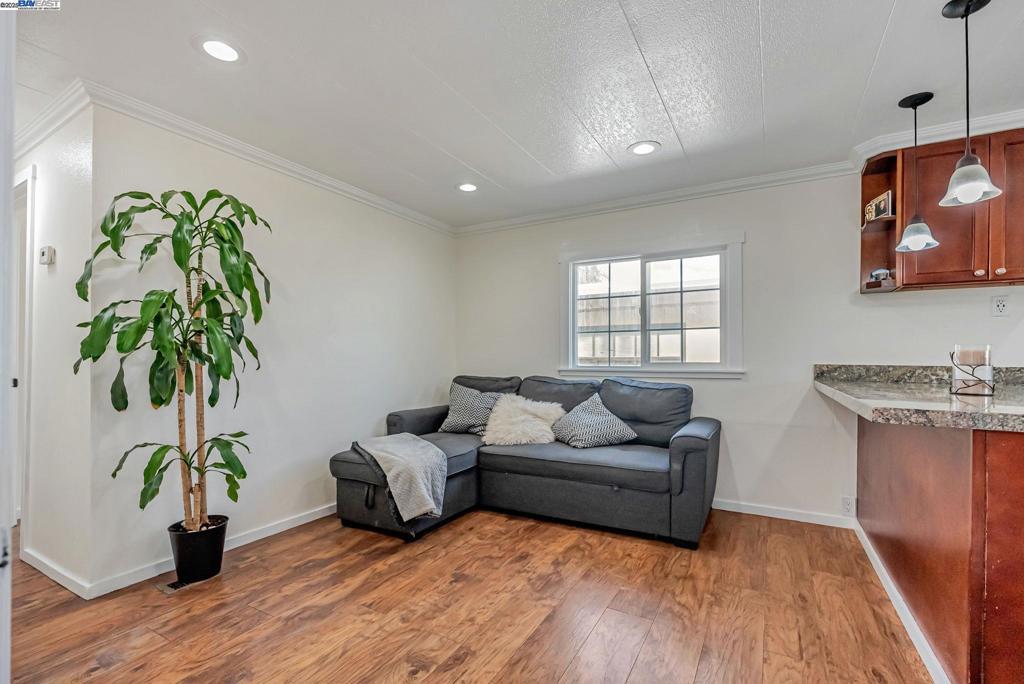 Photo of Listing #41112390