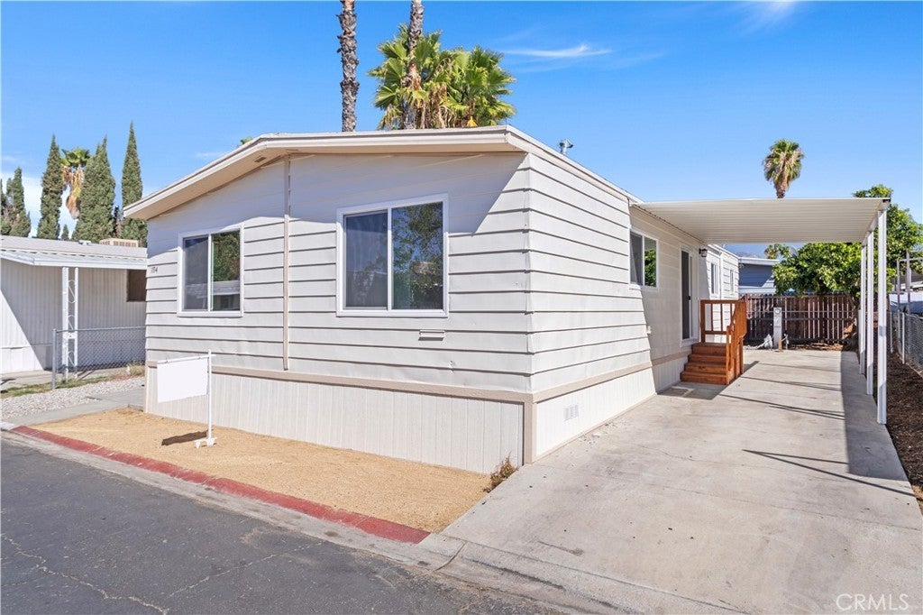 1097 N State Street # 194, Hemet