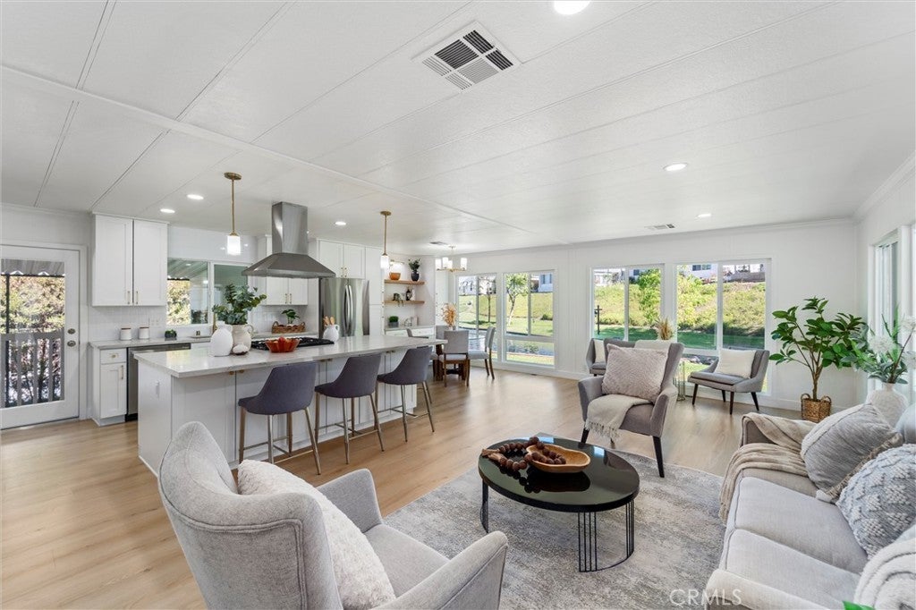 Photo of Listing #CV25224053