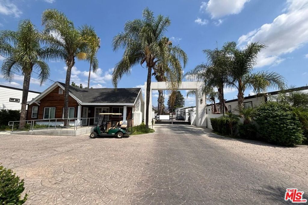 8250 Lankershim Boulevard # 130, North Hollywood