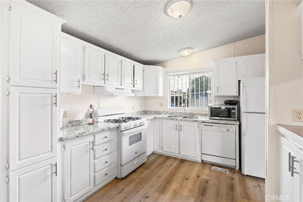 Photo of Listing #OC25230886